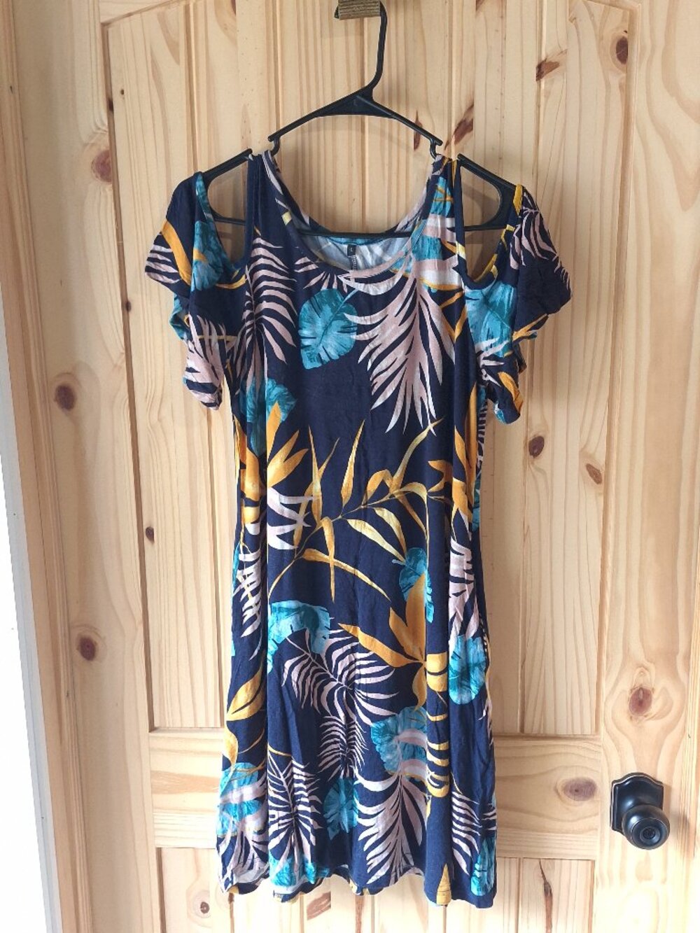 Tropical Cold Shoulder Dress with Pockets – Size Large – Navy Palm Leaf Print Sw